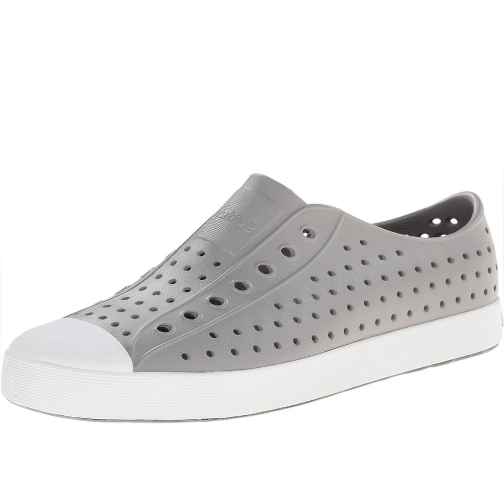 Native Women's Jefferson Fashion Sneaker. Size 7. Color: Pigeon Grey/Shell White